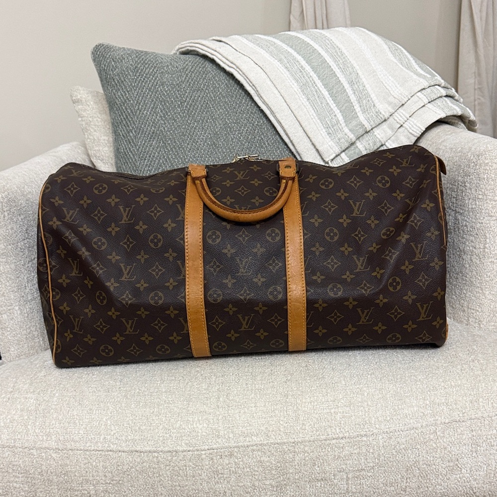 Louis Vuitton Monogram keepall 55 Canvas Duffel with Tan Trim and lock and key